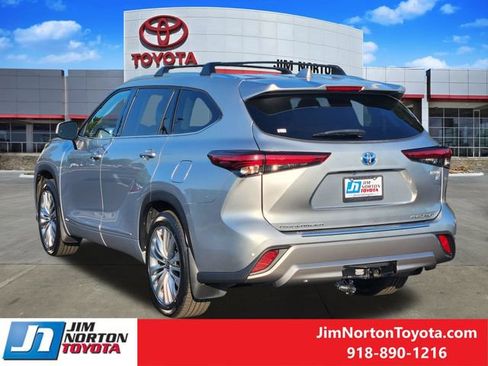 Used 2022 Toyota Highlander Platinum AWD/4WD image 8