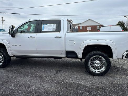 Used 2022 Chevrolet Silverado 2500 High Country w/ Z71 Off-Road Package image 8