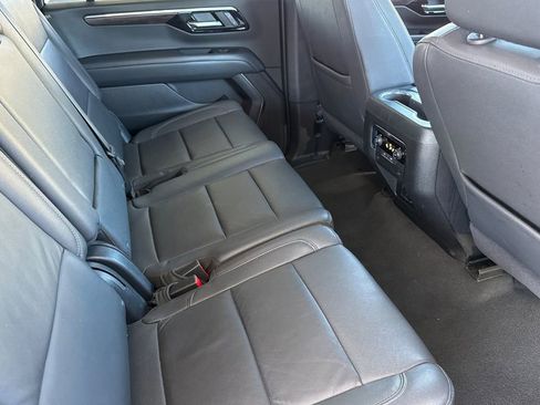 Used 2025 Chevrolet Suburban LT AWD/4WD image 24