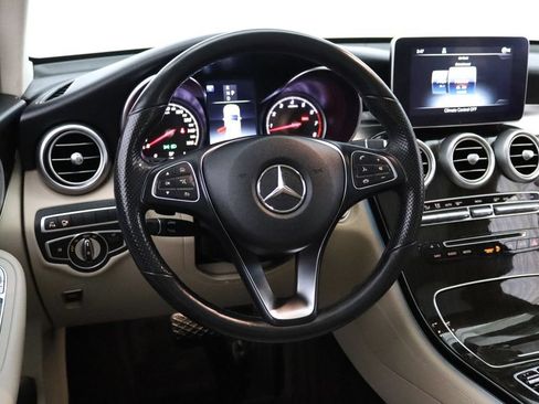 Used 2019 Mercedes-Benz GLC 300 4MATIC image 17