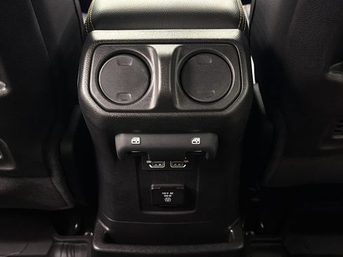 Used 2024 Jeep Wrangler Unlimited Sahara w/ Technology Group AWD/4WD image 34