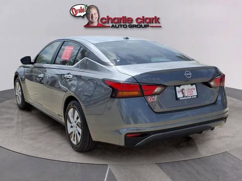 Used 2025 Nissan Altima 2.5 S FWD image 3