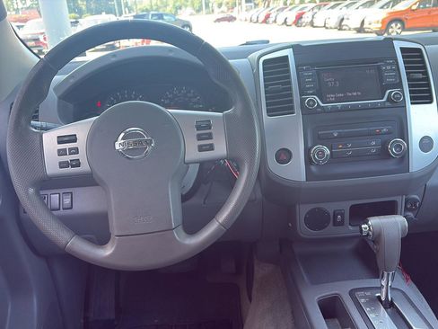 Used 2017 Nissan Frontier SV RWD image 20