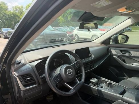 Used 2023 Nissan Rogue FWD image 7
