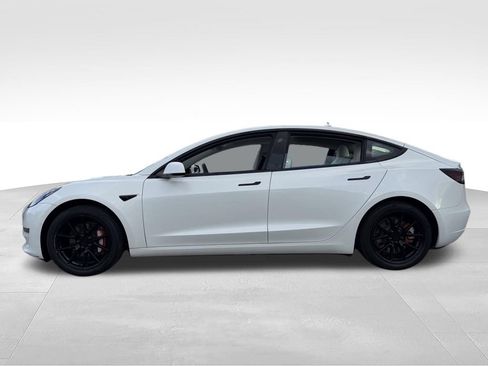 Used 2022 Tesla Model 3 RWD image 5
