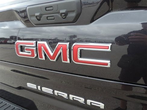 New 2025 GMC Sierra 1500 Elevation image 7