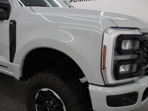 Used 2025 Ford F250 XLT w/ Black Appearance Package AWD/4WD image 27