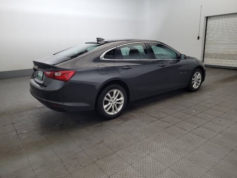 Used 2018 Chevrolet Malibu LT w/ Leather Package FWD image 10