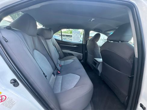 Used 2018 Toyota Camry LE image 24