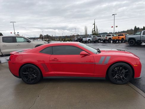 Used 2014 Chevrolet Camaro ZL1 w/ Gray Stripe Package image 6
