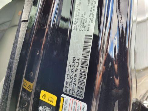 New 2025 Jeep Gladiator Mojave w/ Convenience Group image 15