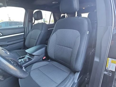Used 2017 Ford Explorer XLT w/ Class II Trailer Tow Package AWD/4WD image 10