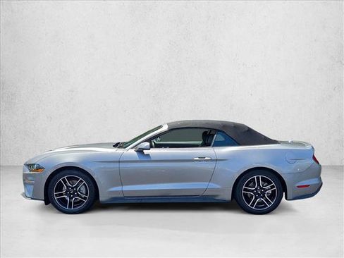 Used 2022 Ford Mustang Premium RWD image 9