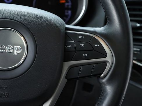 Used 2020 Jeep Grand Cherokee Limited w/ Luxury Group II image 25