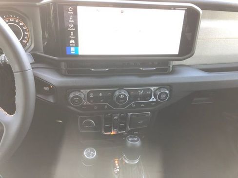 Used 2024 Jeep Wrangler Sport S image 17