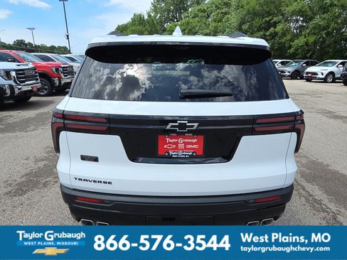 New 2026 Chevrolet Traverse LT w/ Midnight/Sport Edition FWD image 7