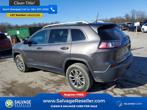 Used 2019 Jeep Cherokee Latitude Plus w/ Cold Weather Group AWD/4WD image 3