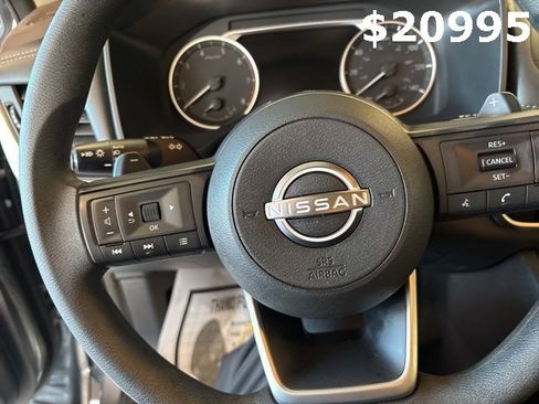 Used 2023 Nissan Rogue S image 14