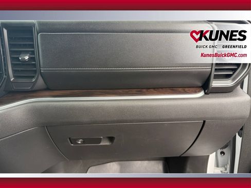 Used 2025 GMC Sierra 1500 SLT AWD/4WD image 39