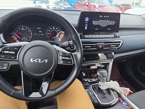 Used 2023 Kia Seltos Nightfall Edition image 11