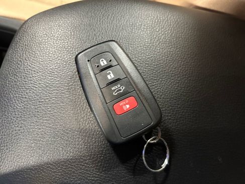 New 2025 Toyota RAV4 XLE image 33