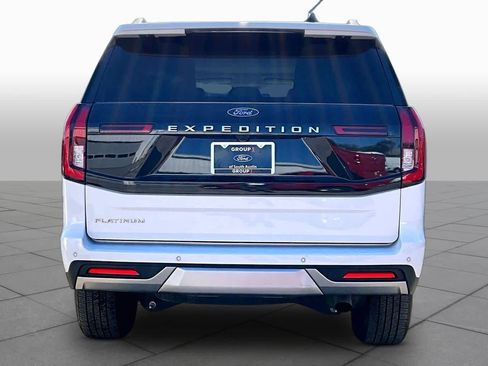 Certified 2025 Ford Expedition Platinum AWD/4WD image 5