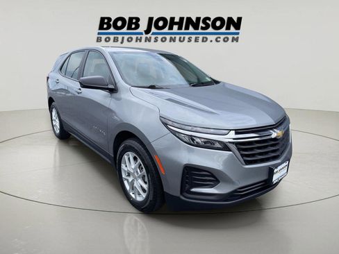 Used 2023 Chevrolet Equinox LS FWD image 1