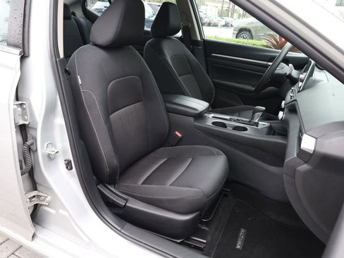 Used 2022 Nissan Altima 2.5 SV image 18