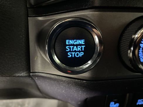 Used 2021 Toyota Tacoma TRD Off-Road image 25