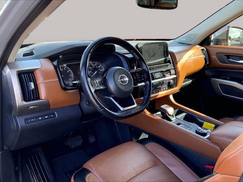 Used 2022 Nissan Pathfinder Platinum AWD/4WD image 16