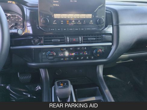 Used 2025 Nissan Pathfinder SL AWD/4WD image 23