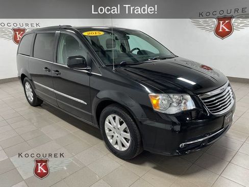 Used 2015 Chrysler Town & Country Touring FWD image 1
