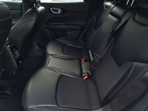 Used 2023 Jeep Compass Trailhawk image 11