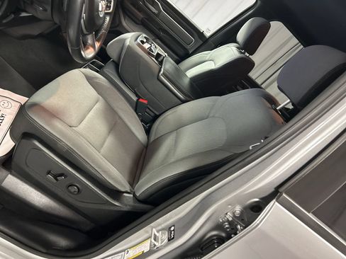 Used 2022 RAM 1500 Big Horn AWD/4WD image 12