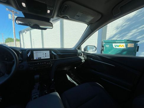 Used 2025 Toyota Camry LE image 35