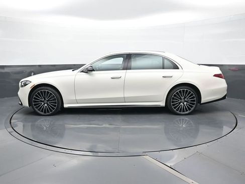 Used 2022 Mercedes-Benz S 580 4MATIC Sedan image 2
