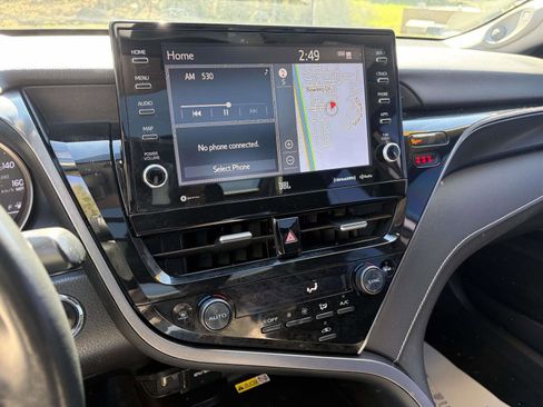Used 2023 Toyota Camry XSE w/ Navigation Package image 13