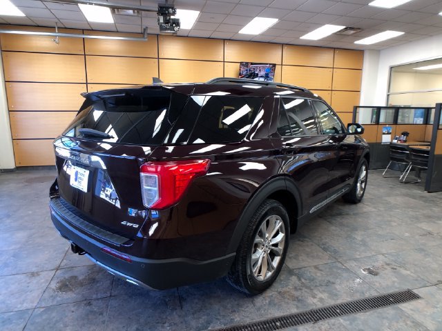 Certified 2023 Ford Explorer XLT w/ Equipment Group 202A AWD/4WD image 7