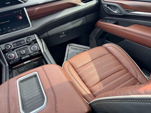 Certified 2023 GMC Yukon Denali Ultimate AWD/4WD image 16