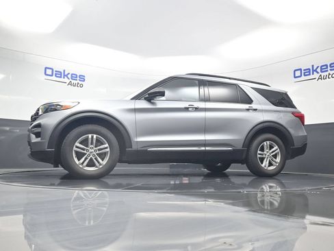 Used 2022 Ford Explorer XLT w/ Equipment Group 202A AWD/4WD image 42