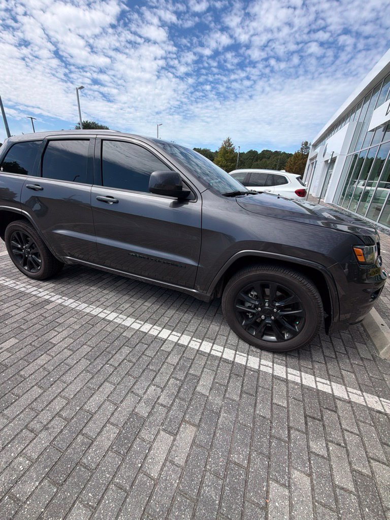 Used 2021 Jeep Grand Cherokee Laredo X RWD image 5