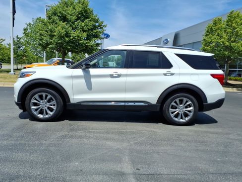Certified 2023 Ford Explorer Limited w/ Limited Technology Package AWD/4WD image 4