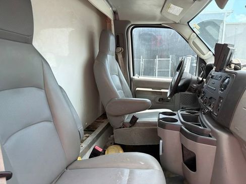 Used 2016 Ford E-350 and Econoline 350 Super Duty RWD image 14