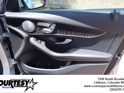 Used 2018 Mercedes-Benz GLC 300 4MATIC image 34