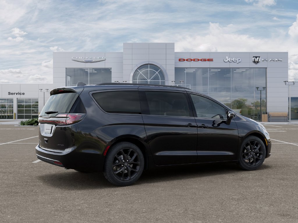 New 2026 Chrysler Pacifica Limited w/ S Appearance Package FWD image 4