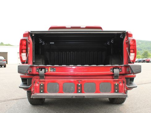 Used 2021 GMC Sierra 1500 Elevation w/ LPO, Elevation Black Package AWD/4WD image 10
