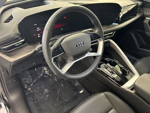 Certified 2025 Audi Q5 Premium Plus w/ Premium Plus image 18