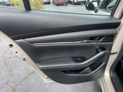 Used 2024 MAZDA MAZDA3 s FWD image 22
