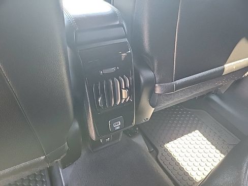 Used 2025 Jeep Compass Trailhawk AWD/4WD image 35