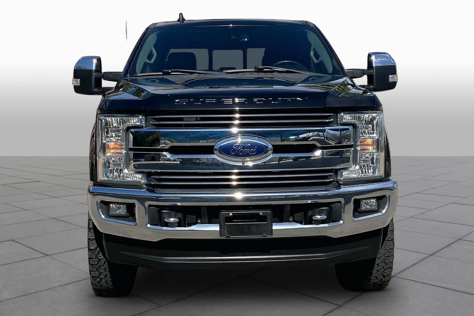 Used 2019 Ford F250 Lariat w/ Lariat Ultimate Package AWD/4WD image 4
